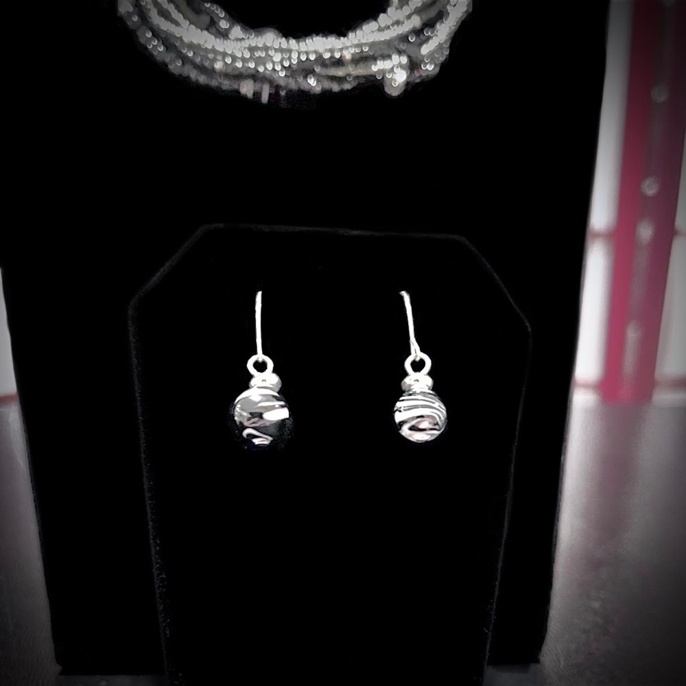 Multi-Stranded Black & White Set - image 5